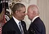 Daværende visepresident Joe Biden (t.h.) og president Barack Obama hadde et nært forhold. NTB Scanpix/AFP.