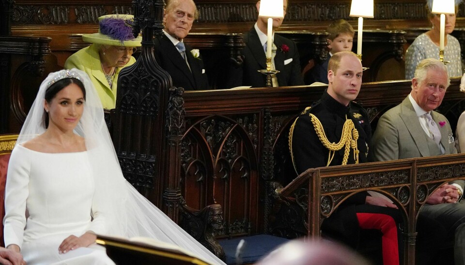 Mange lurte på hvorfor plassen foran dronning Elizabeth sto tom under prins Harry og hertuginne Meghans bryllup i 2018. Nå blir det store spørsmålet besvart.