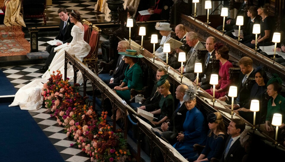 Under bryllupet til prinsesse Eugenie og Jack Brooksbank i 2018, var dronning Elizabeth plassert på andre rad, mens plassen foran henne sto tom.