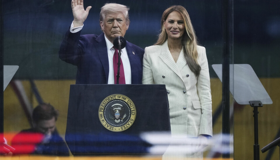 President Donald Trump og førstedame Melania Trump så på militærparaden, som sammenfalt med presidentens 79-årsdag.