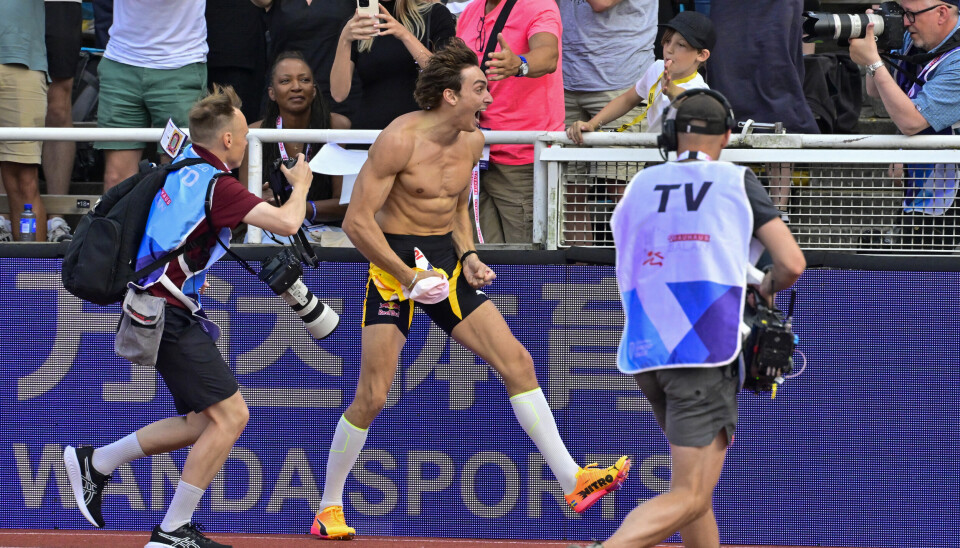 Armand Duplantis jublet vilt for verdensrekorden i Stockholm.