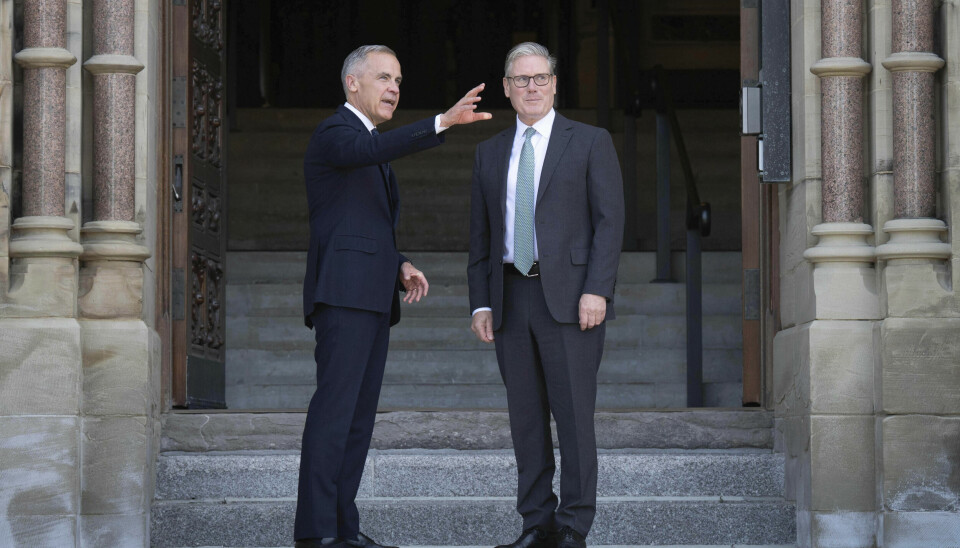 Canadas statsminister Mark Carney (til venstre) tar imot Storbritannias statsminister Keir Starmer i Ottawa i forkant av G7-møtet i fjellbyen Kananaskis.