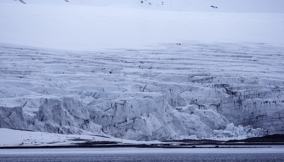 Harrietbreen er en av mange isbreer på Svalbard. Breen kalver ut i Trygghamna, hvor kongeskipet lå ankret opp søndag.