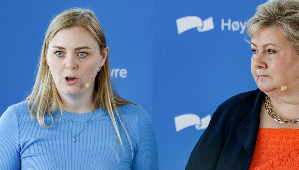 Høyre er ikke nevneverdig imponert over tirsdagens budsjettforlik mellom Ap, Sp og SV. Andre nestleder Tina Bru mener regjeringen og finansminister Jens Stoltenberg skyver regningene foran seg.