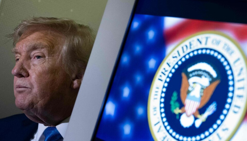 Donald Trump forlater G7 møtet i Canada mandag.