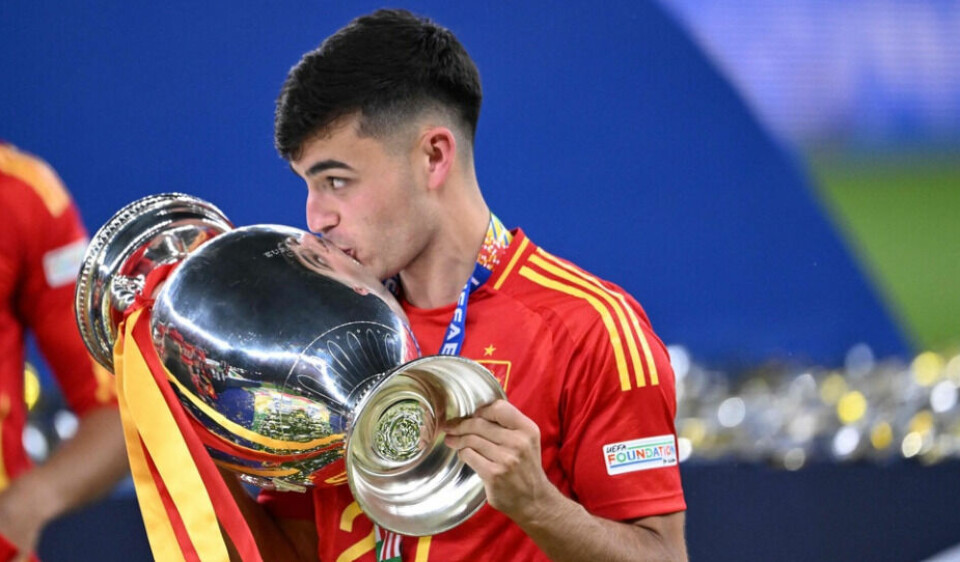 Pedri Barcelona (Foto: Kirill KUDRYAVTSEV / AFP)