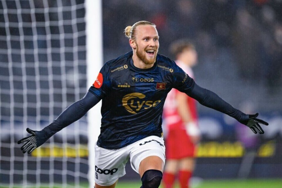 Stavanger 20241102. Vikings Lars-Jørgen Salvesen jubler etter scoring i eliteseriekampen i fotball mellom Viking og Sandefjord på SR-bank arena i Stavanger.Foto: Carina Johansen / NTB