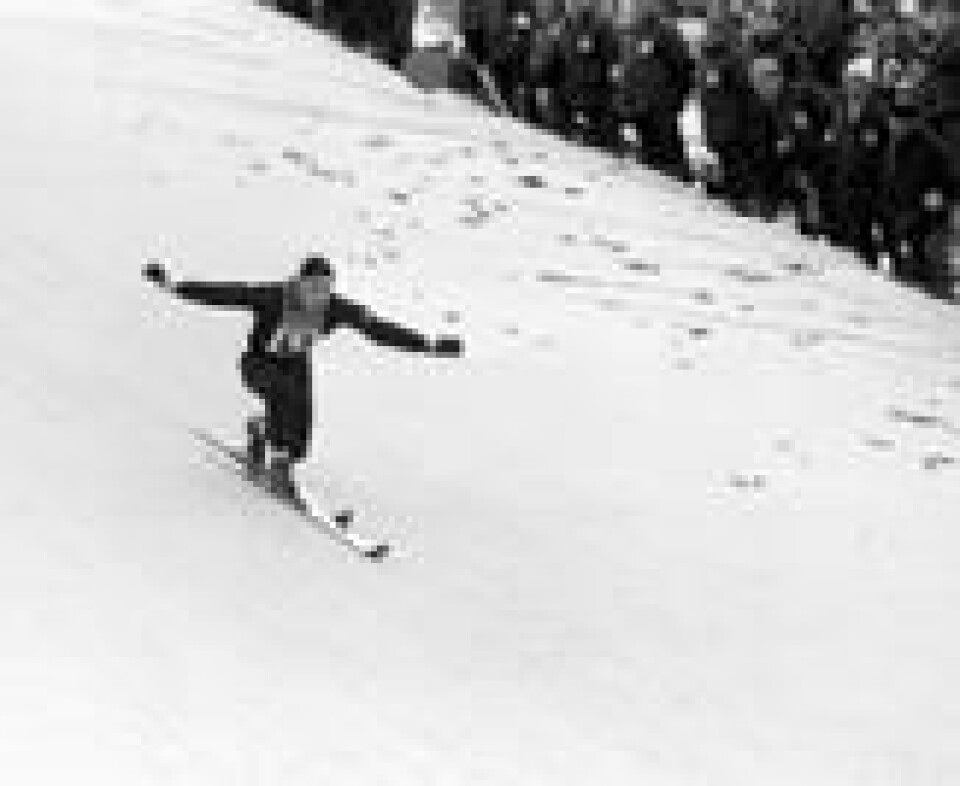 Toralf Engan setter telemarknedslag under OL i Innsbruck i 1964. Det ble både gull og sølv i lekene. Toralf Engan setter telemarknedslag under OL i Innsbruck i 1964. Det ble både gull og sølv i lekene. Foto: Jan Greve / NTB
