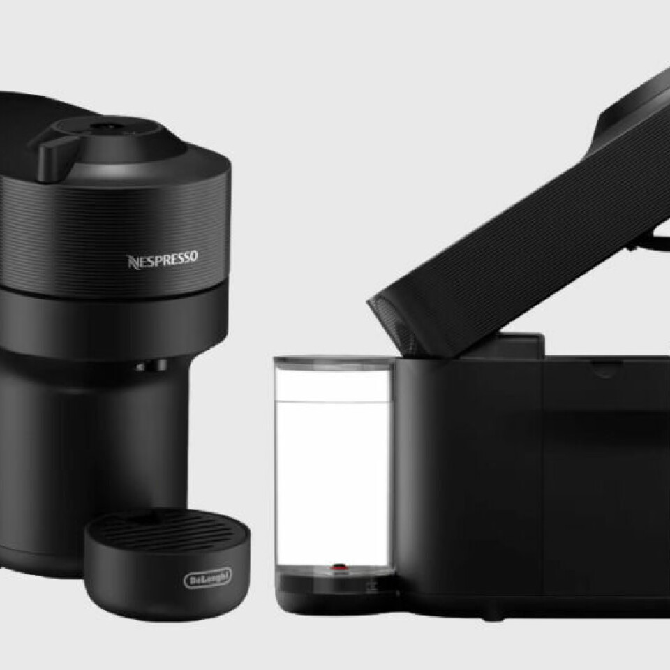Vi har tatt for oss Black Friday-tilbudet på Nespresso Vertuo POP. Vi ville sjekke om tilbudet egentlig er et bra tilbud, eller om prisen var skrudd opp i forkant av tilbudet ved hjelp av kaffemaskinens prishistorikk. (Foto: Elkjøp)