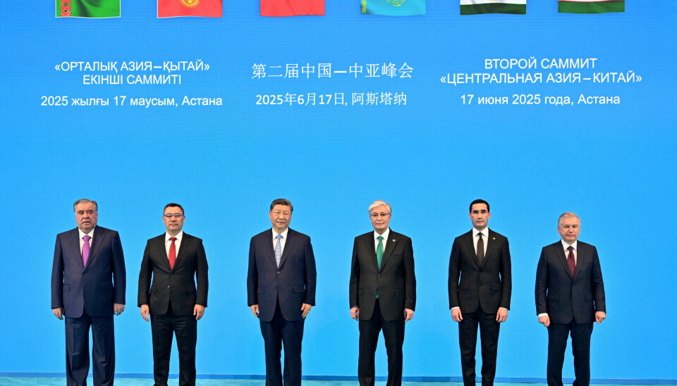 Kirgisistans presidents pressetjeneste har offentliggjort dette bildet, som fra venstre viserdeltakerne på toppmøtet i Astana tirsdag: Tadsjikistans president Emomali Rahmon, Kirgisistans president Sadyr Japarov, Kinas president Xi Jinping, Kasakhstans president Kassym-Jomart Tokayev, Turkmenistans president Serdar Berdymukhamedov og Usbekistans president Sjavkat Mirzijojev.