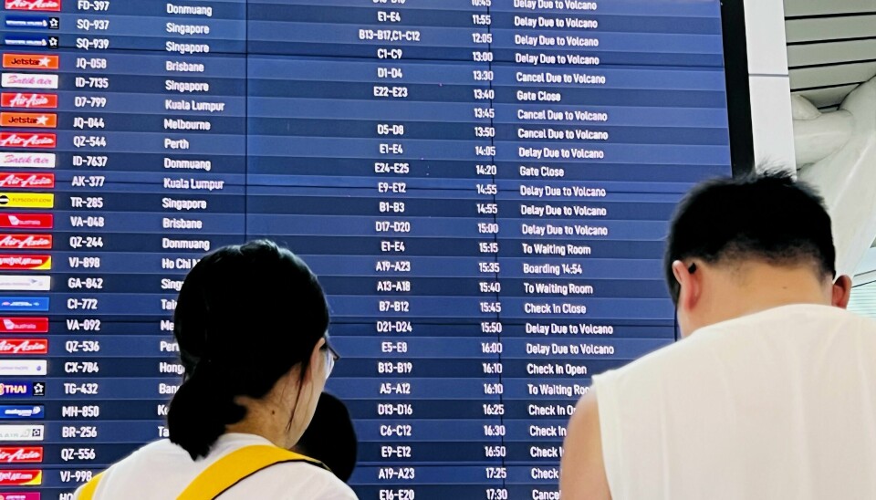 Et vulkanutbrudd på øya Flores føre til innstillinger og forsinkelser på fly til og fra Bali. Det samme skjedde i mars da dette bildet ble tatt på den internasjonale flyplassen på øya. Arkivfoto: Herdyanto / AP / NTB