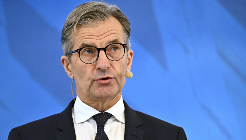 Sveriges sentralbanksjef Erik Thedéen under en pressekonferanse i Falun i november i fjor.