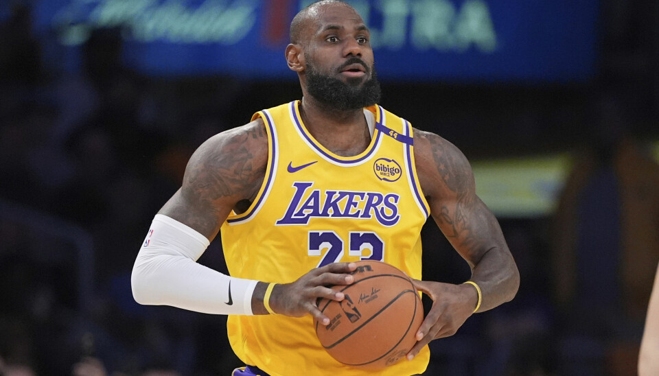 Los Angeles Lakers selges for rekordsum.