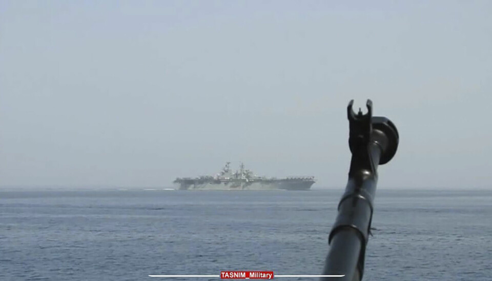 Hangarskipet USS Bataan ved Hormuzstredet, fotografert i august 2022 ved munningen av Persiabukta. (Iranian Revolutionary Guard/Tasnim News Agency via AP)