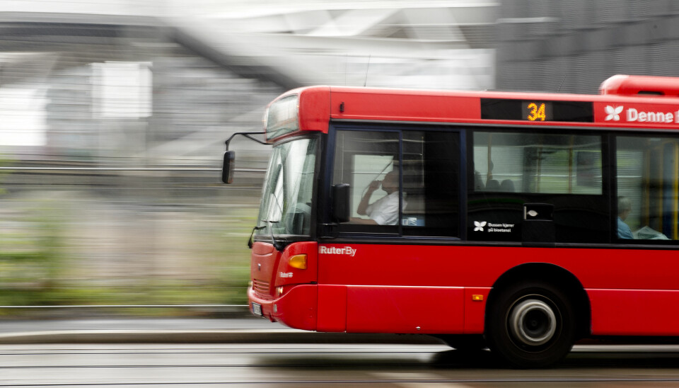 En billettkontrollør er dømt for et basketak på en buss.