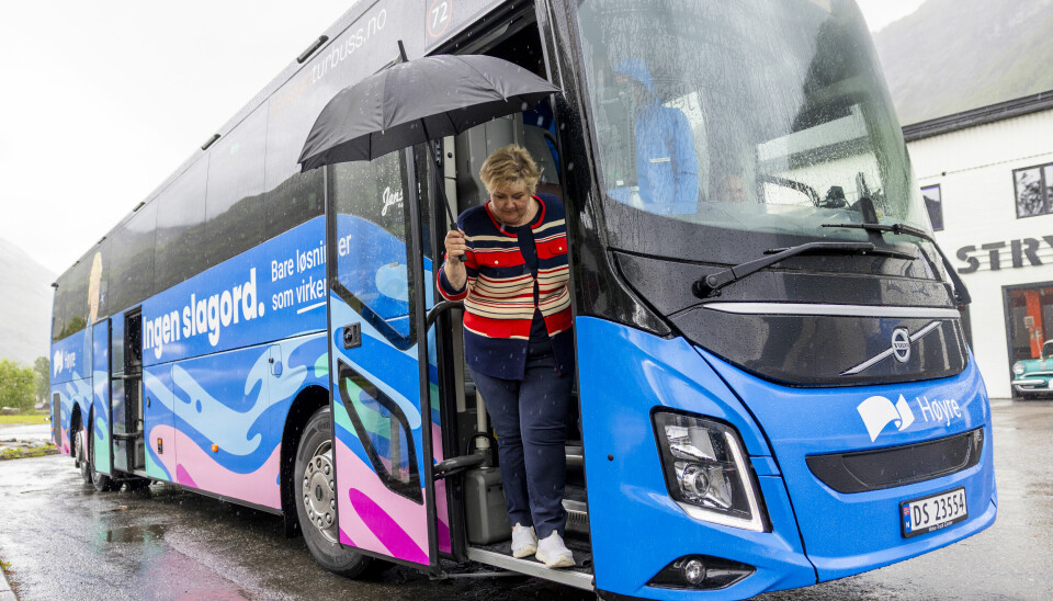 Høyres partileder og statsministerkandidat Erna Solberg på valgkampturné med valgbussen til partiet Høyre.