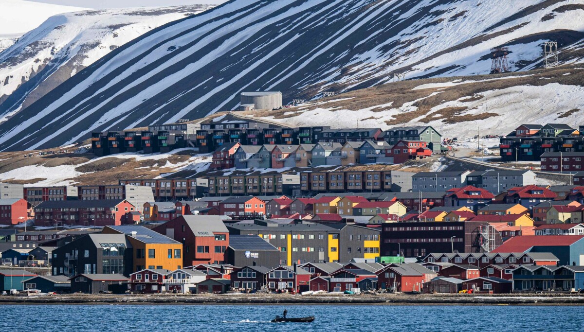 Russisk skip har lagt til på Svalbard