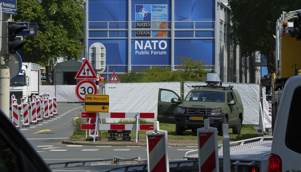 Nederland har iverksatt det som skal være den største sikkerhetsoperasjonen i landets historie under Nato-toppmøtet.