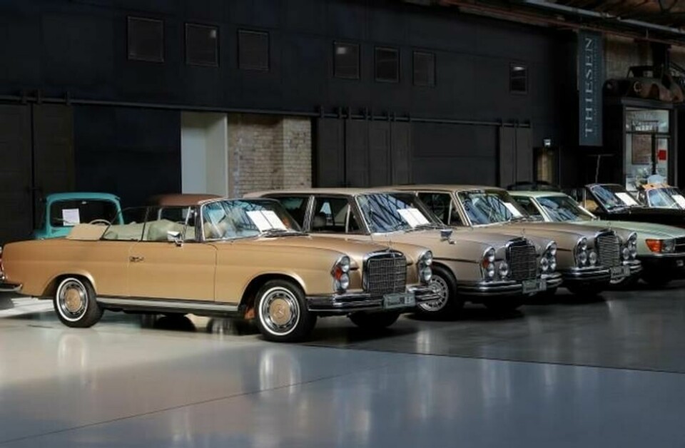Mercedes-spesialisten HK Engineering har verksted i hallen, og de fleste butikkene har en Mercedes-Benz eller fem, i ulike prisklasser. Mercedes-spesialisten HK Engineering har verksted i hallen, og de fleste butikkene har en Mercedes-Benz eller fem, i ulike prisklasser. Foto: Ivar Engerud / Finansavisen