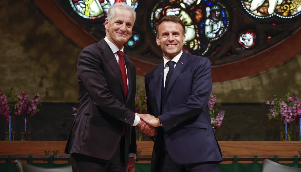 Macron og Støre skal diskutere det norsk-franske samarbeidet om blant annet grønn omstilling og energi mens den franske presidenten er på besøk.