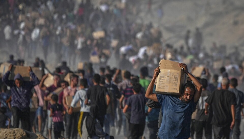 Israel slipper inn minimale mengder med mat og annen nødhjelp i Gaza, og sulten øker, advarer FNs nødhjelpskontor.