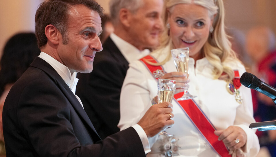 Frankrikes president Emmanuel Macron og kronprinsesse Mette-Marit under gallamiddagen på Slottet, i anledning det franske presidentparets offisielle besøk til Norge.