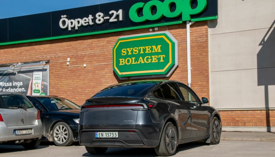Butikkene og Systembolaget i Ed i Västra Götaland er betydelig mindre enn i Tocksfors og Svinesund, men veien frem og tilbake er mye bedre.