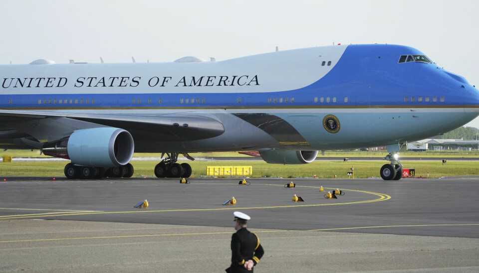 Flyet med den amerikanske presidenten, Air Force One, etter landingen i Amsterdam tirsdag kveld.