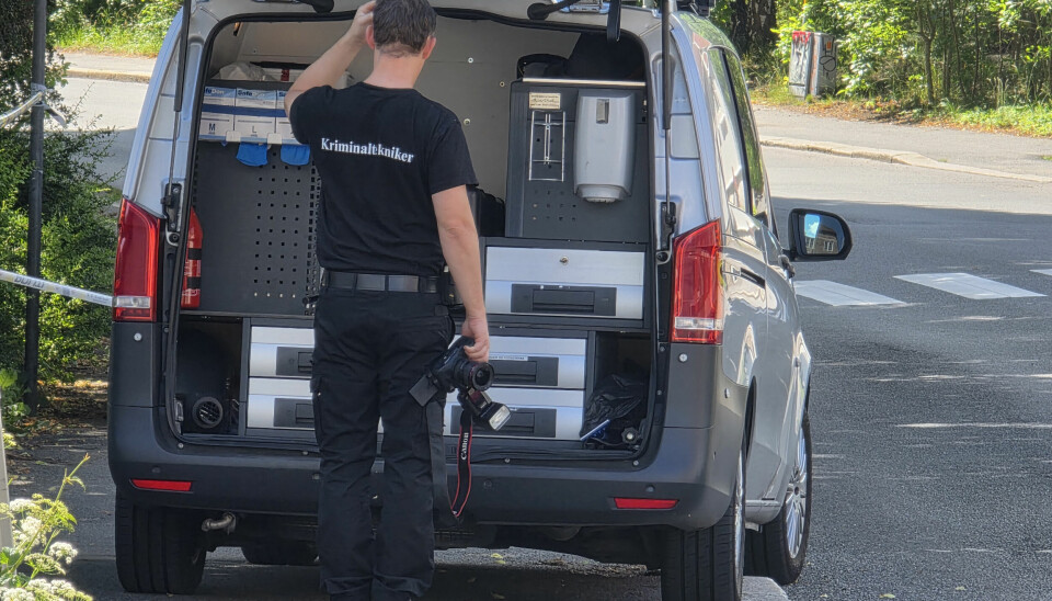 En person er funnet død i Fredrikstad. Funnet er gjort utendørs og behandles som et mistenkelig dødsfall.