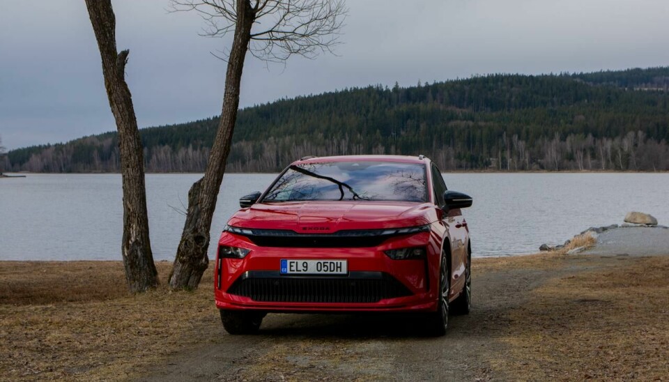 Skoda Enyaq starter under 500.000 kroner med firehjulstrekk, men passerer over så snart du begynner å velge tilleggspakker.
