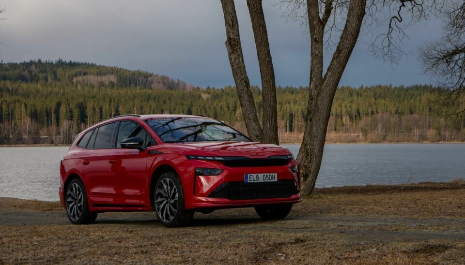 2025-modellen av Skoda Enyaq har blitt oppdatert med den nye designretningen kalt «Modern Solid».