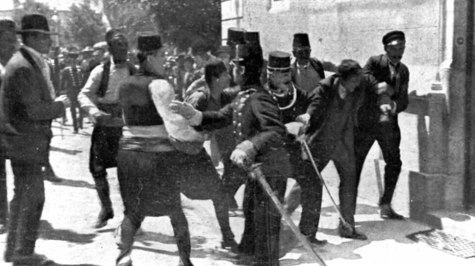 Skuddene i Sarajevo betegnes som den utløsende årsaken til første verdenskrig. Her blir drapsmannen Gavrilo Princip anholdt.