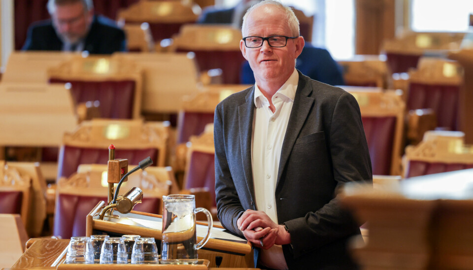 Lars Haltbrekken (SV) reagerer på at regjeringen ikke legger opp til stortingsbehandling av Equinor-prosjektet.