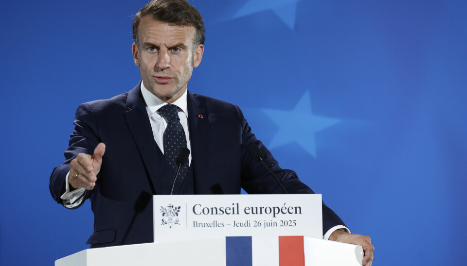 Frankrikes president Emmanuel Macron sier at det verst tenkelige scenarioet ville være hvis Iran nå trekker seg fra den globale ikkespredningsavtalen.