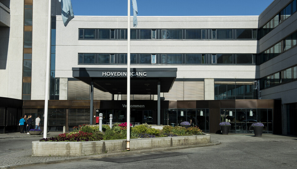 Et barn døde av hjertestans under en tannoperasjon på Stavanger universitetssjukehus.