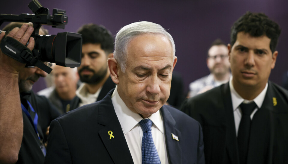 Benjamin Netanyahu må fortsatt møte i de kommende rettsmøtene.