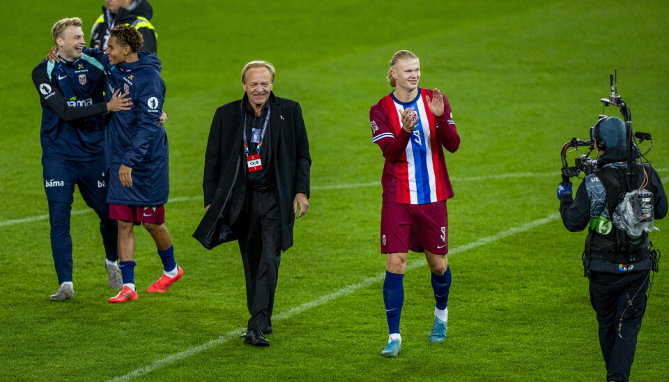 Erling Braut Haaland ses ofte med sikkerhetsansvarlig Geir Ellefsen i nærheten når han er på samling med Norge.