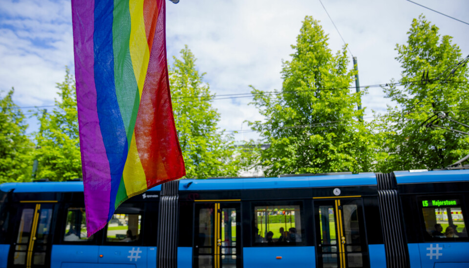 Politiet ber folk sjekke Ruter for informasjon om kollektivtrafikken. Det blir vanskelig å bevege seg i trafikken i Oslo sentrum når tusenvis inntar gatene for å feire pride.