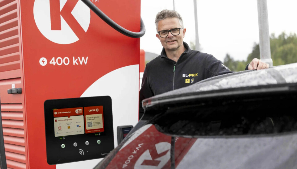 Nils Sødal er senior kommunikasjonsrådgiver i NAF, her fra ladetesten under sommerens store elbiltest - El Prix.