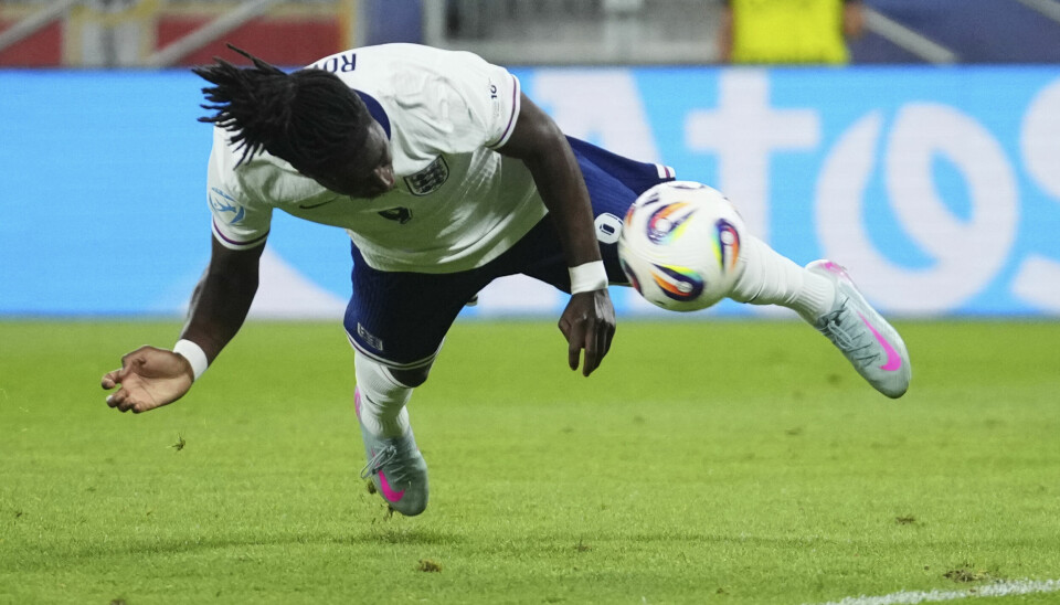 Her stupheader Jonathan Rowe inn Englands vinnermål mot Tyskland i finalen i U21-EM.