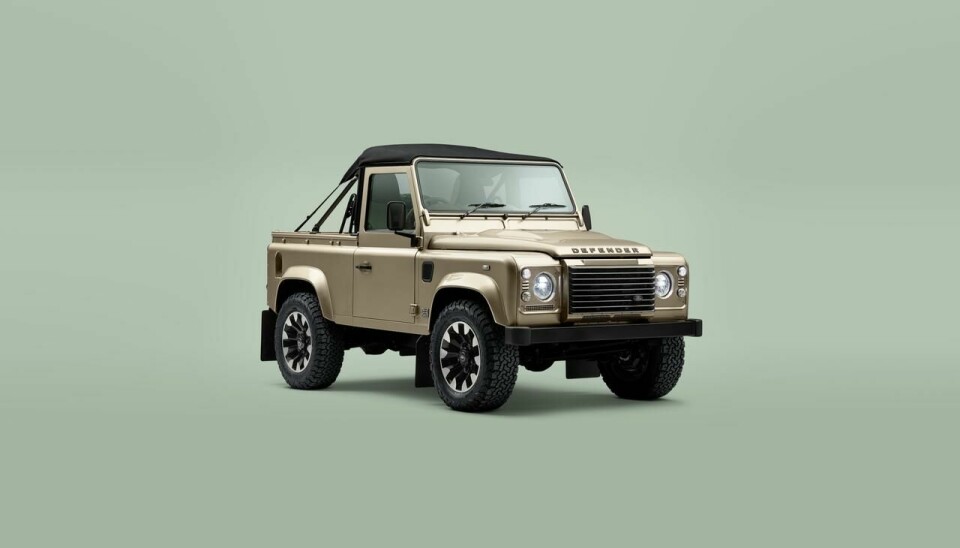 Land Rover Classic Defender V8 Soft Top kan minne om et sånt samlealbum med de beste låtene til favorittbandet ditt, der alle de kuleste elementene er skrudd sammen til en modell.