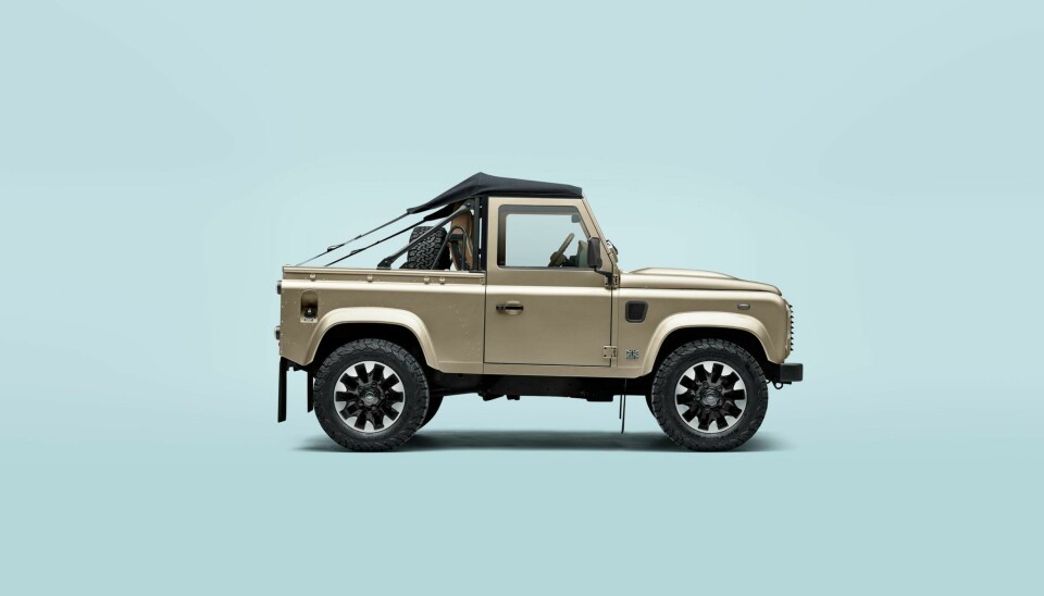 Land Rover Classic Defender V8 Soft Top tar utgangspunkt i modellen med såkalt 90-chassis.