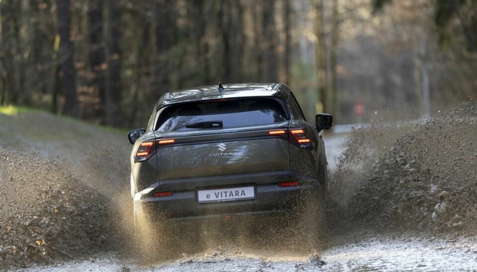 Suzuki e Vitara får firehjulsdrift som standardutstyr.