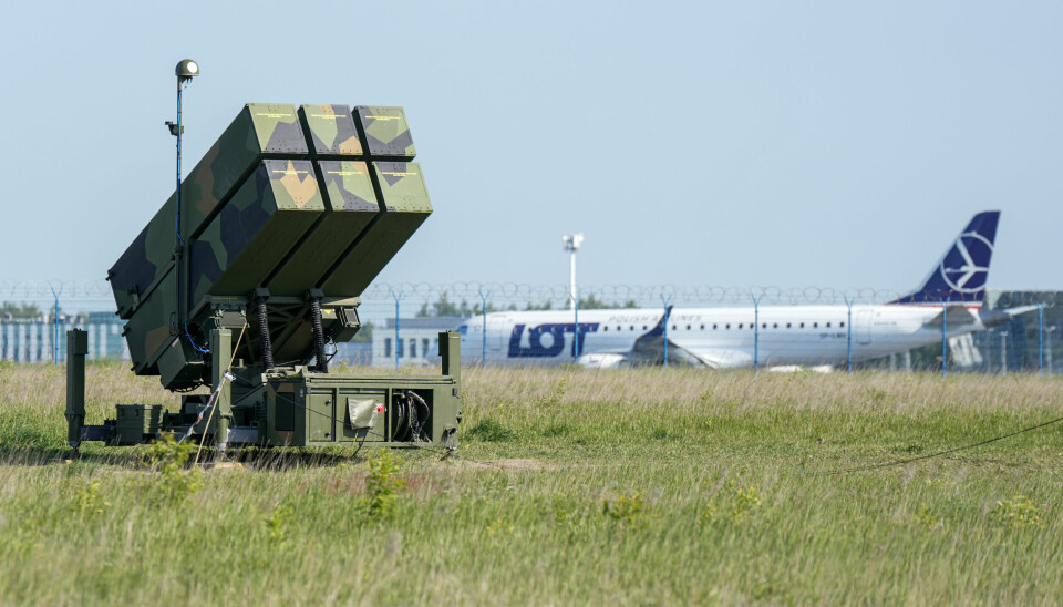 Tre NASAMS-utskytningsramper er utplassert på base Camp Athena ved Rzeszów – Jasionka flyplass og har vært bemannet med 130 norske soldater siden desember 2024.