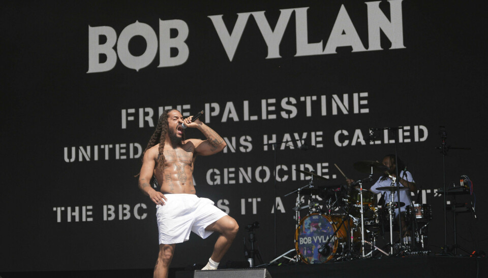 Bobby Vylan fra Bob Vylan under Glastonbury-opptredenen lørdag.