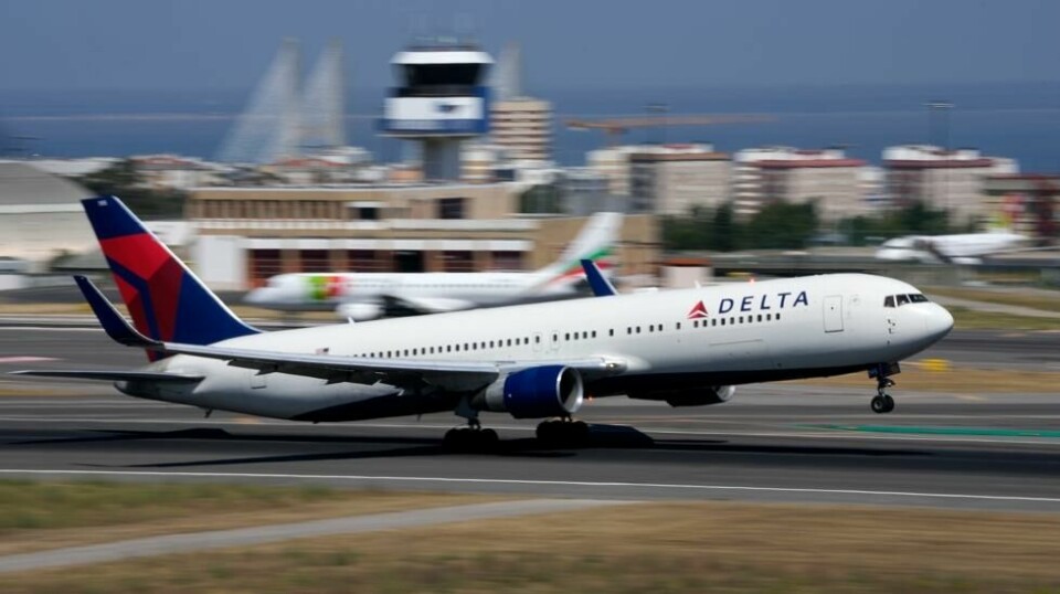 Et passasjerfly fra selskapet Delta tar av fra en flyplass. Illustrasjonsfoto.