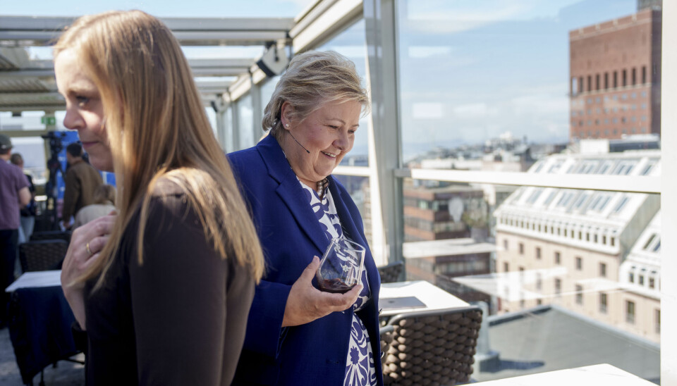 Høyre-leder Erna Solberg vil blant annet innføre skjermfri skolelunsj og gi SMS-varsling når barn ikke møter på skolen – i tillegg til lengre skoledag for de yngste elevene.