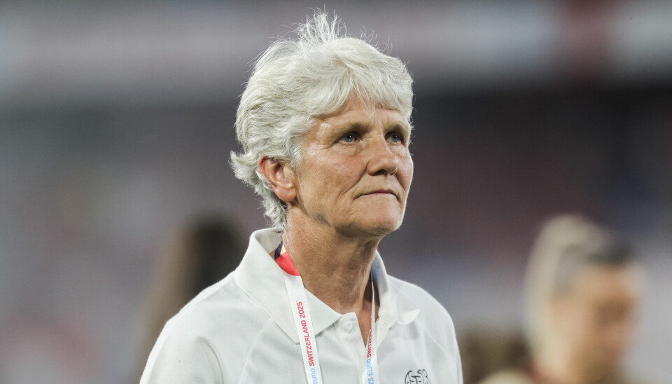 Landslagstreneren til Sveits, Pia Sundhage, mener Norge drøyde tiden i overkant mye i EM-åpningen.