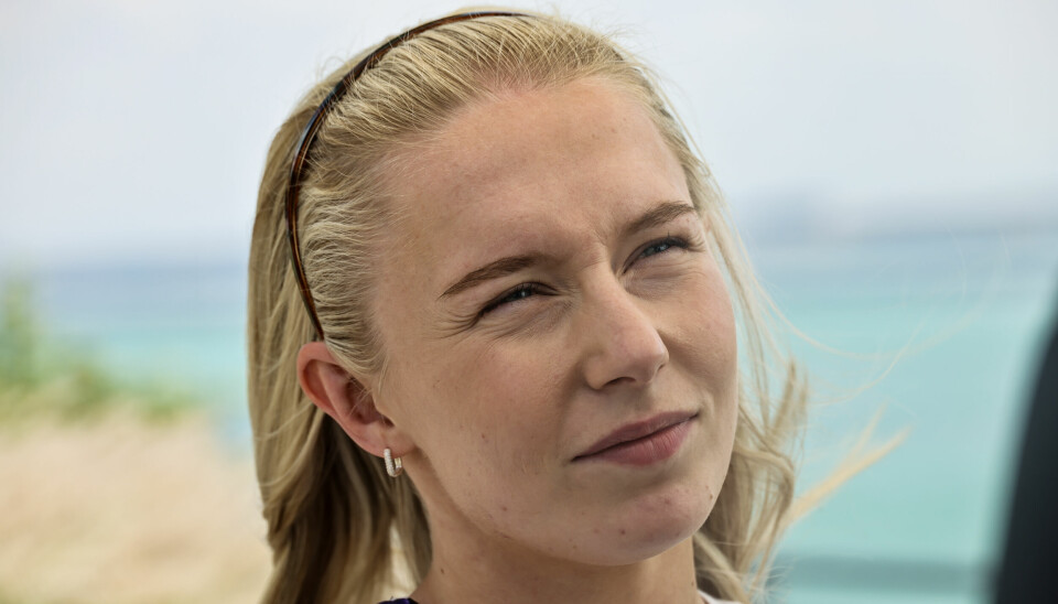 Thea Bjelde glemte hvilket trøyenummer hun har i EM og trodde hun skulle byttes ut. Sveitserne trodde hun med vilje drøyde tid.