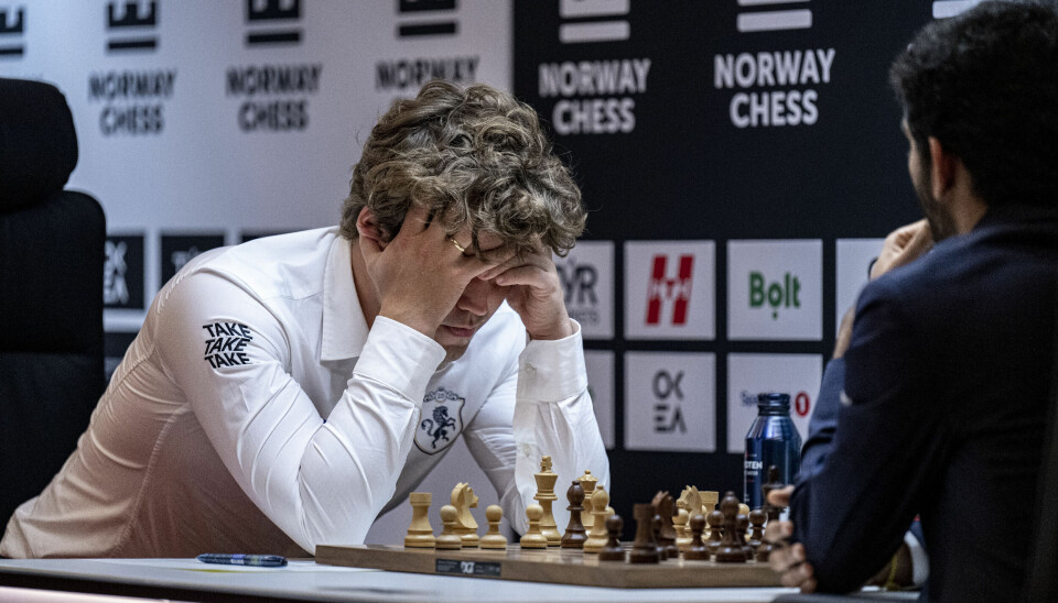 Magnus Carlsen gikk på en ny smell mot verdensmester Gukesh Dommaraju.